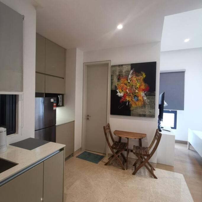 Pangsapuri Bukitbintang-klcc-pavilion-2-12pax-infinitypool-netflix-balcony-superfastinternet *