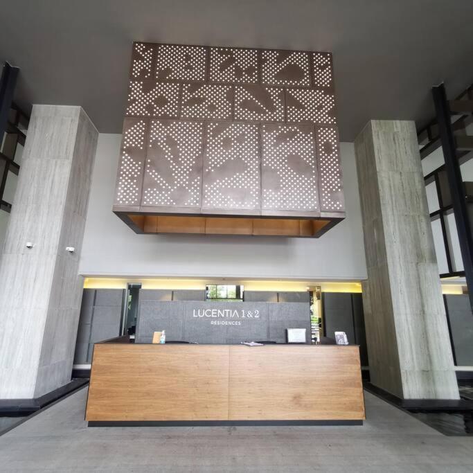 Pangsapuri Bukitbintang-klcc-pavilion-2-12pax-infinitypool-netflix-balcony-superfastinternet