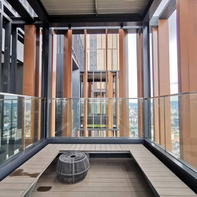 Pangsapuri Bukitbintang-klcc-pavilion-2-12pax-infinitypool-netflix-balcony-superfastinternet *
