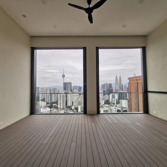 Pangsapuri Bukitbintang-klcc-pavilion-2-12pax-infinitypool-netflix-balcony-superfastinternet *