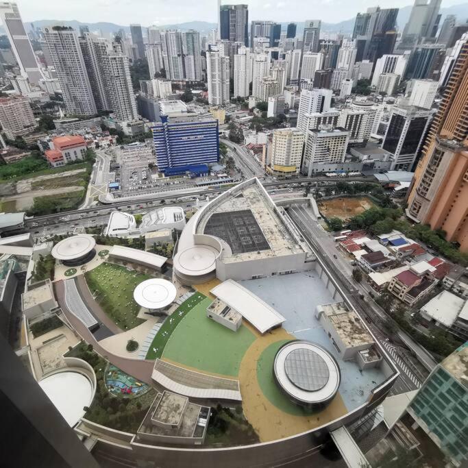 Bukitbintang-klcc-pavilion-2-12pax-infinitypool-netflix-balcony-superfastinternet